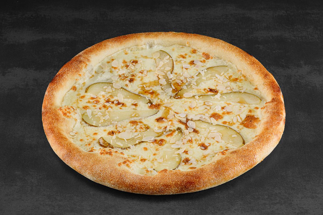 Фото ПИЦЦА С ГРУШЕЙ И ГОРГОНЗОЛОЙ